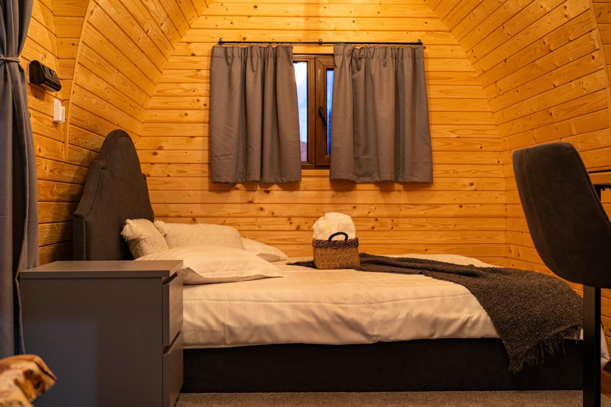 Glamp In Style Pods Resort Törcsvár Kültér fotó