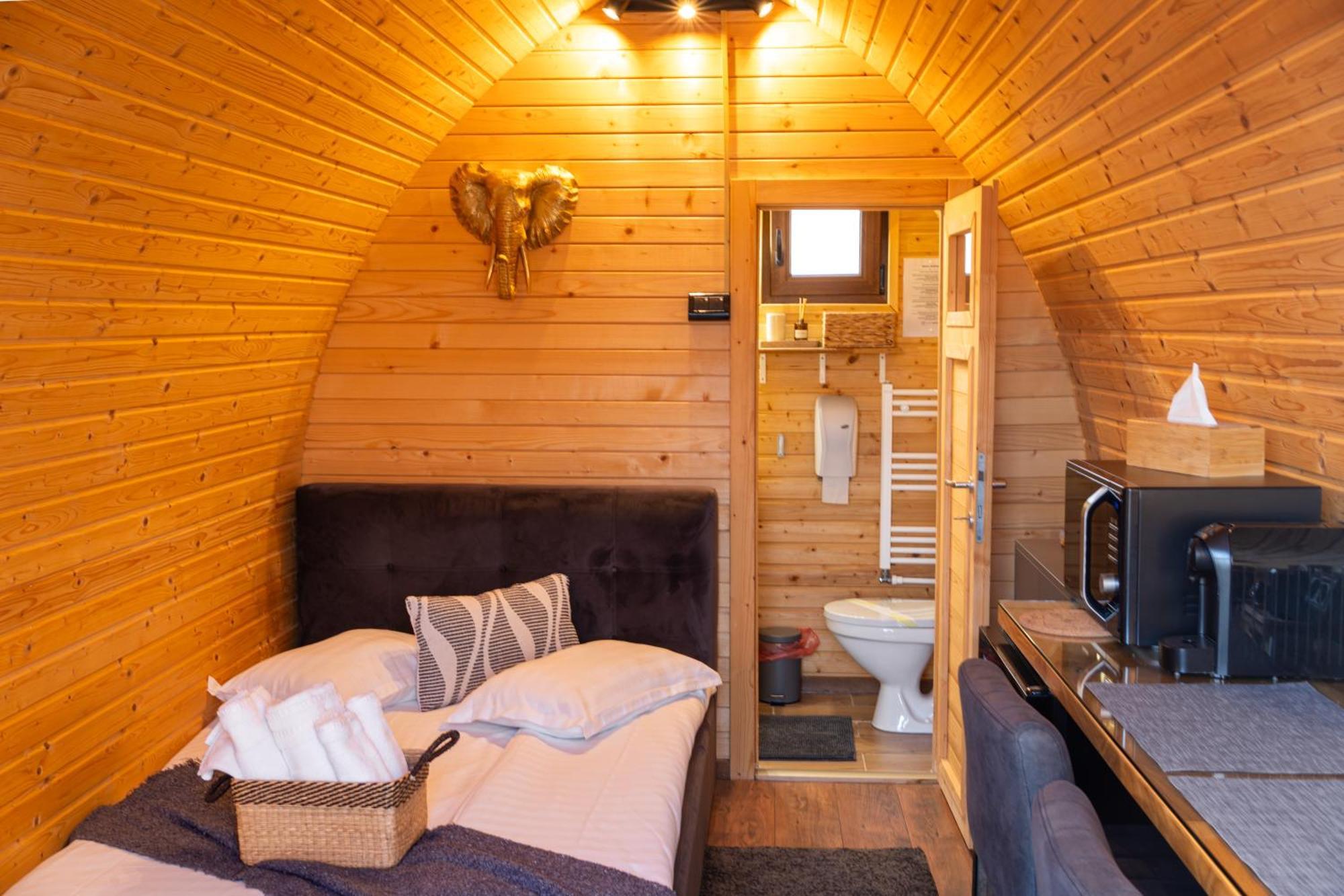 Glamp In Style Pods Resort Törcsvár Kültér fotó