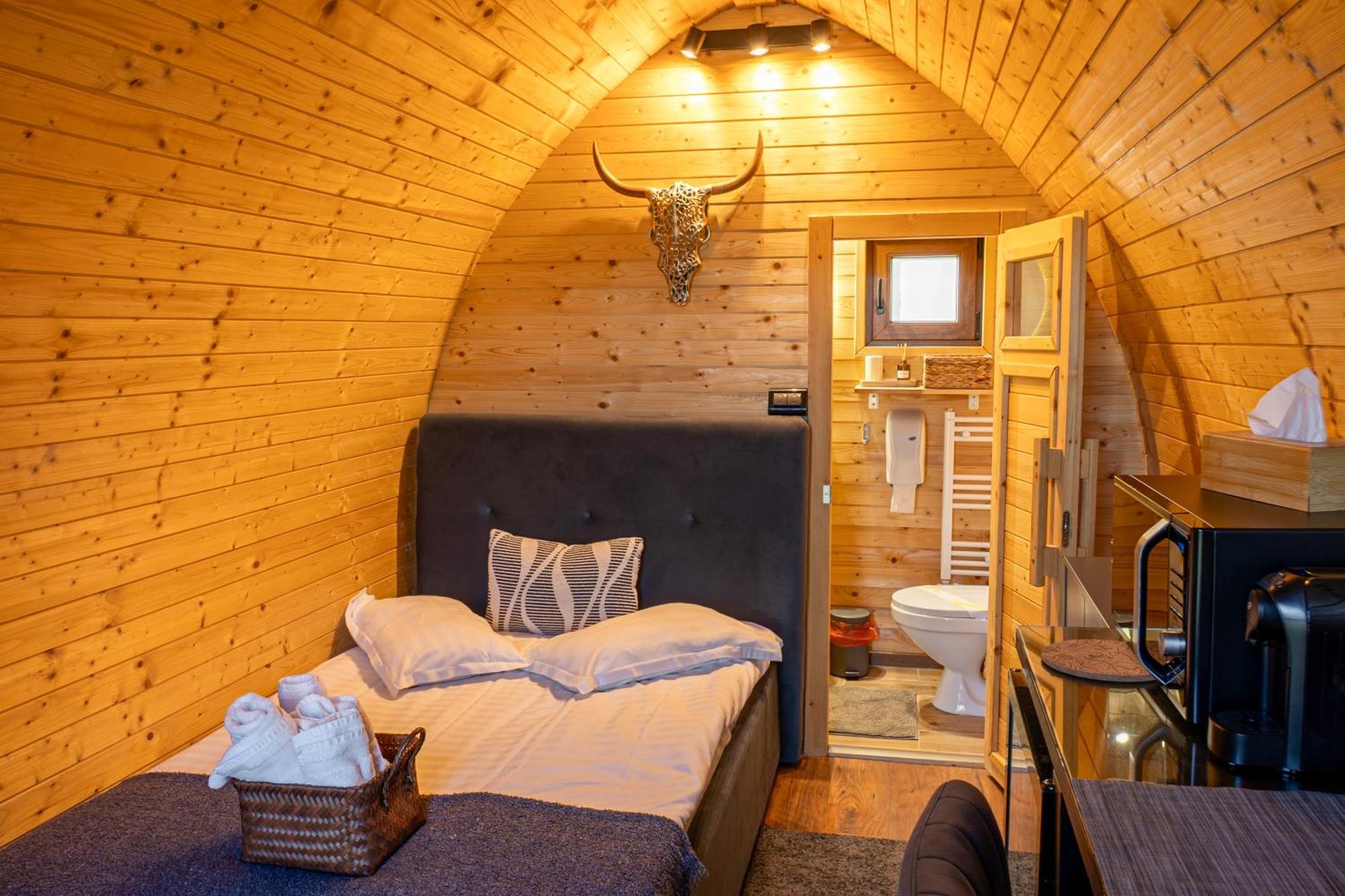 Glamp In Style Pods Resort Törcsvár Kültér fotó